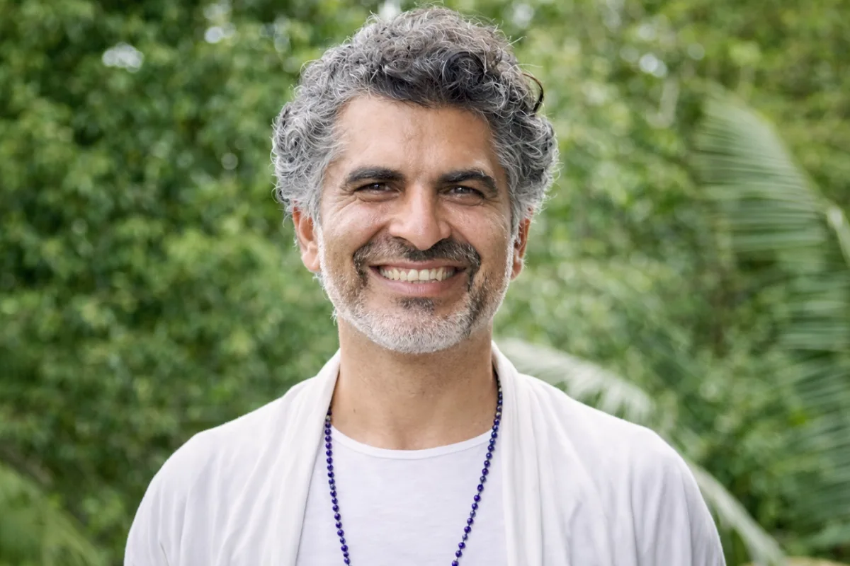 Hatha Yoga vs Power Yoga A Yoga Teacher's Honest Guide to Choosing Your Practice