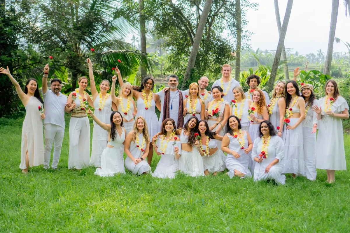 YNV - Group photo in white