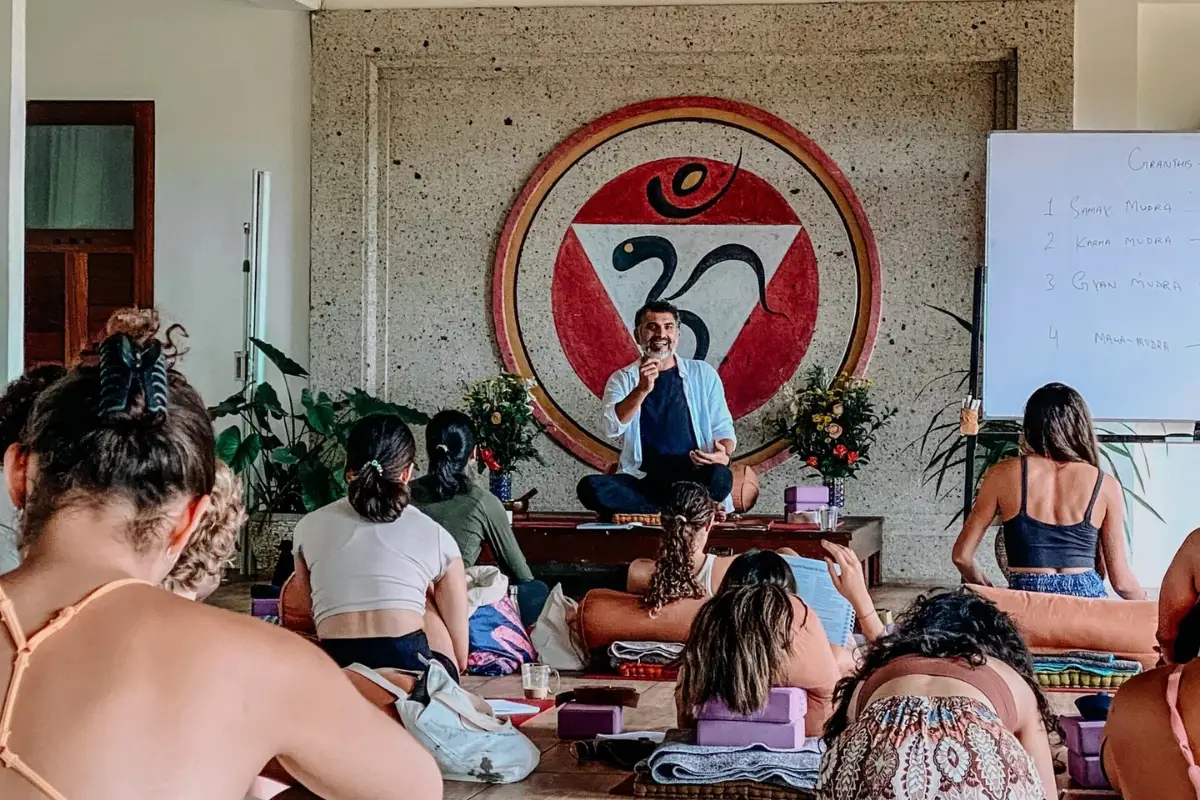 Deep-yoga-teachers-training-lesson
